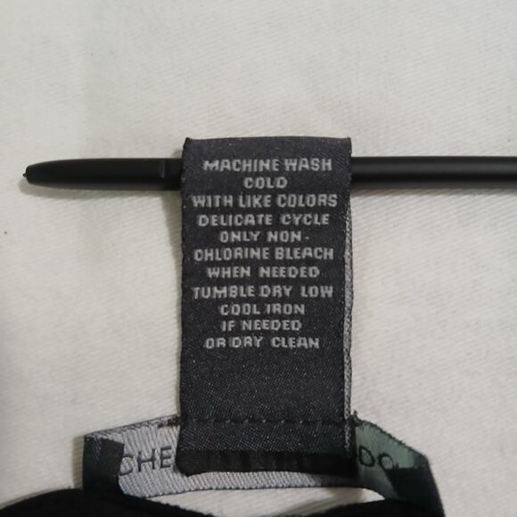 CHELSEA & THEODORE medium black 1/4 zip-front long-sleeved poly/spandex blend - Picture 8 of 8